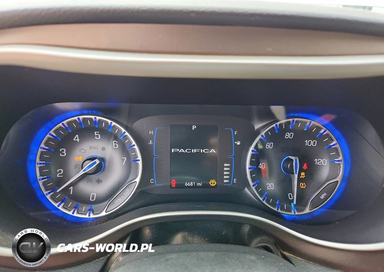2017 Chrysler Pacifica Lx VIN:2C4RC1CG5HR500945 - 9