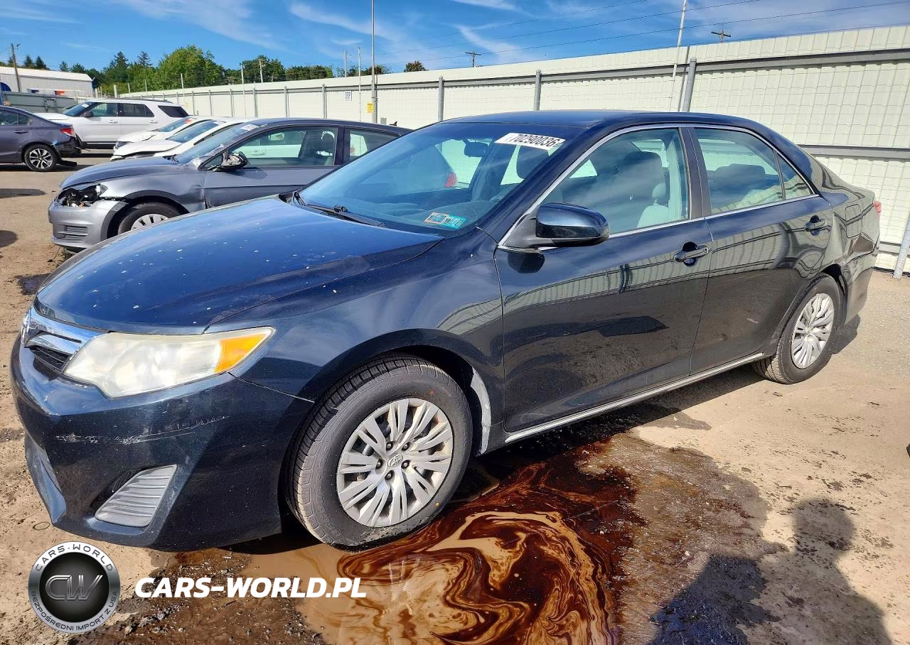2014 Toyota Camry Le VIN:4T4BF1FK1ER361762 - 1