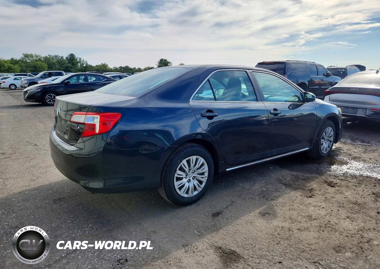 2014 Toyota Camry Le VIN:4T4BF1FK1ER361762 - 3