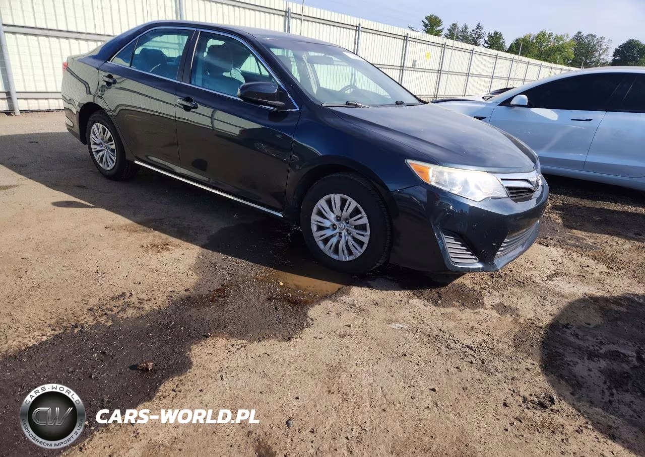 2014 Toyota Camry Le VIN:4T4BF1FK1ER361762 - 4
