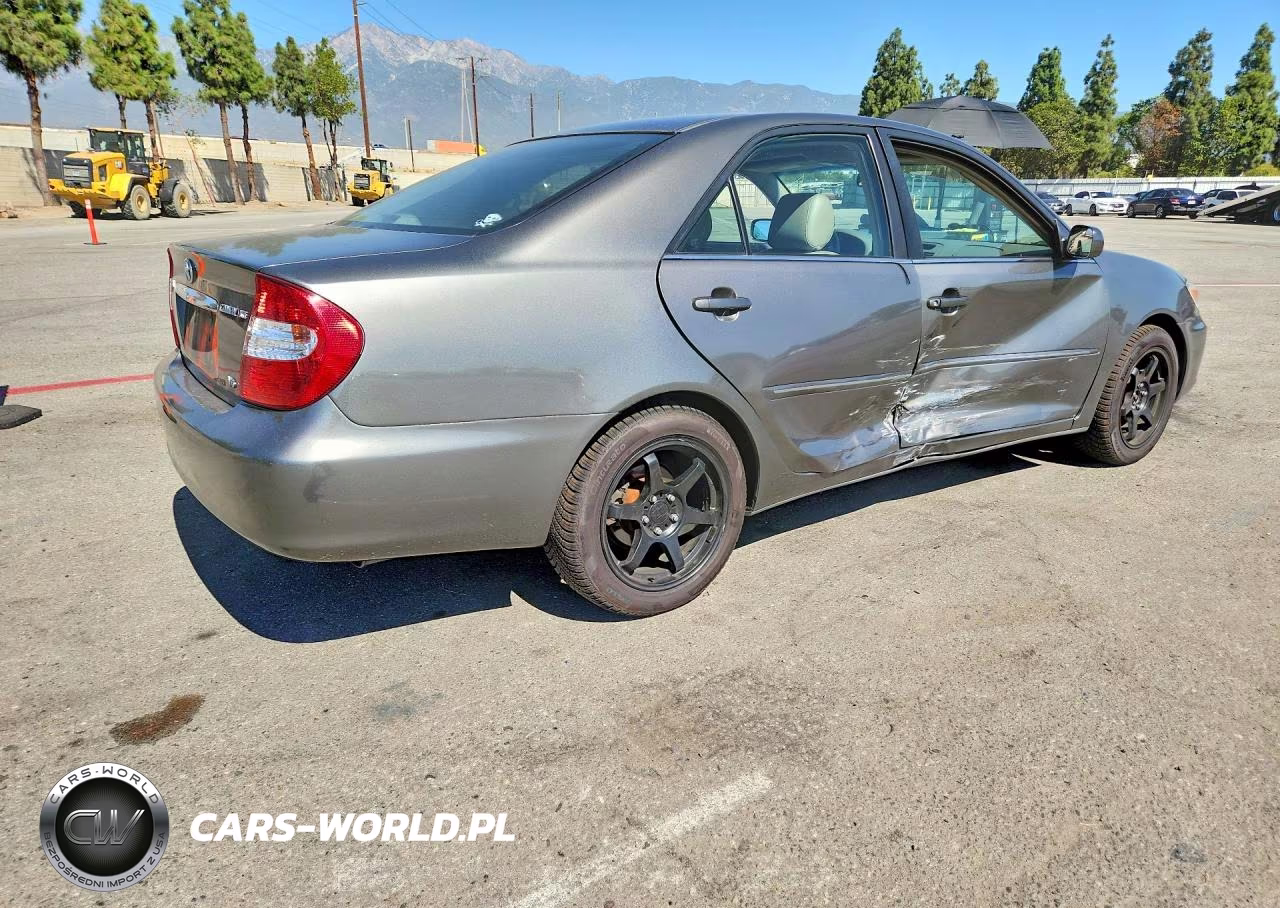 2002 Toyota Camry Xle V6 VIN:JTDBF30K920008515 - 3