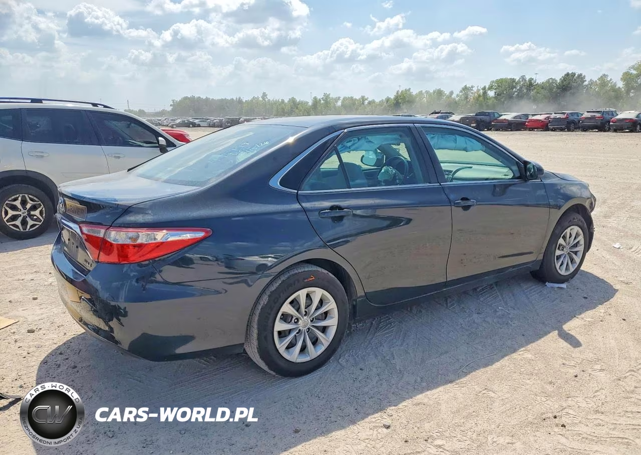 2017 Toyota Camry Le VIN:4T1BF1FK3HU738610 - 3