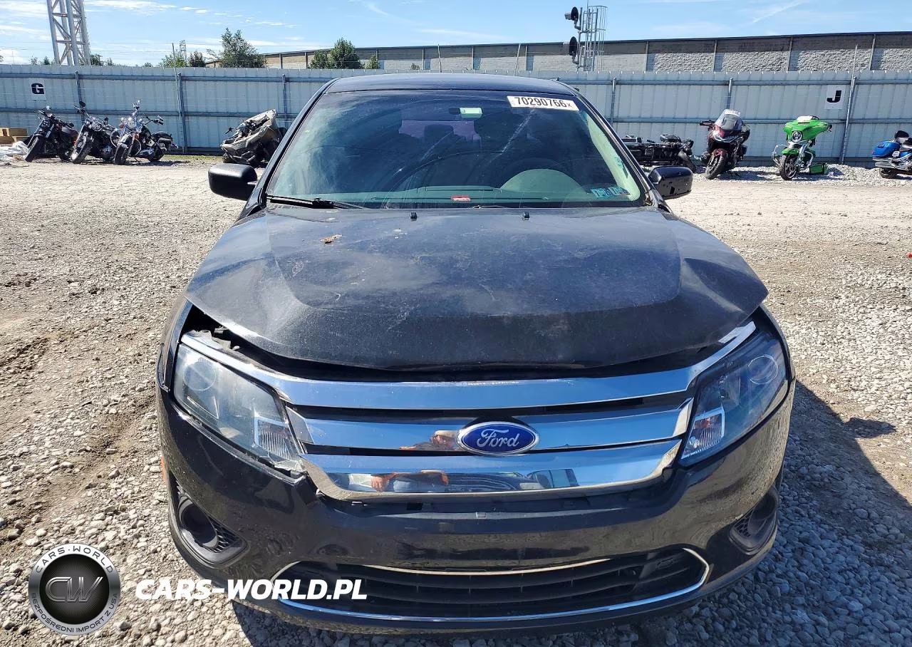 2012 Ford Fusion S VIN:3FAHP0GA7CR270947 - 5
