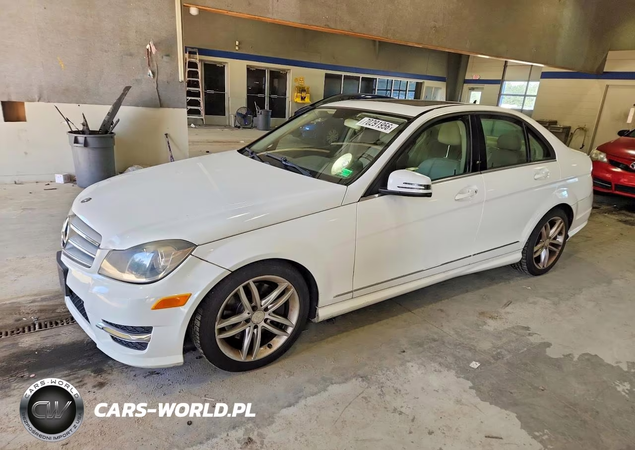 2013 Mercedes-Benz C 300 4Matic VIN:WDDGF8AB8DR247558 - 1