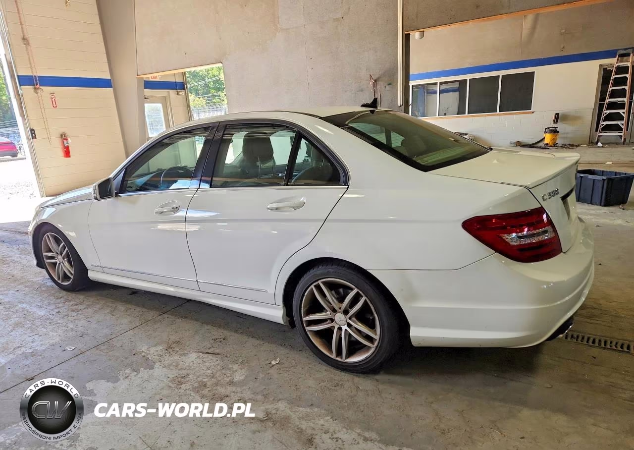 2013 Mercedes-Benz C 300 4Matic VIN:WDDGF8AB8DR247558 - 2