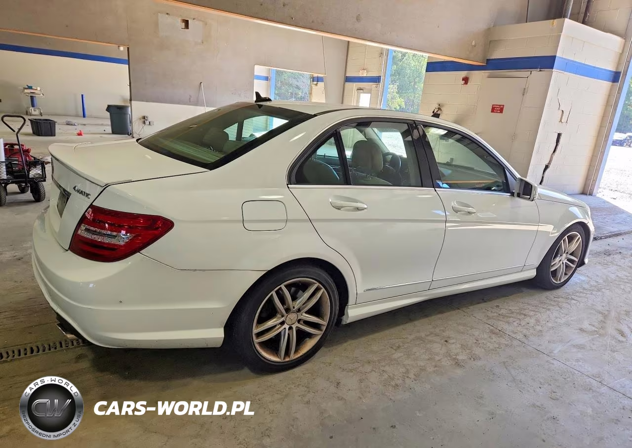2013 Mercedes-Benz C 300 4Matic VIN:WDDGF8AB8DR247558 - 3