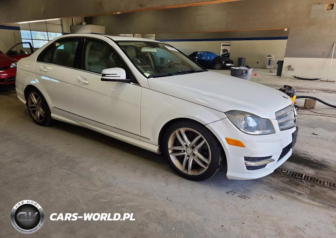 2013 Mercedes-Benz C 300 4Matic VIN:WDDGF8AB8DR247558 - 4