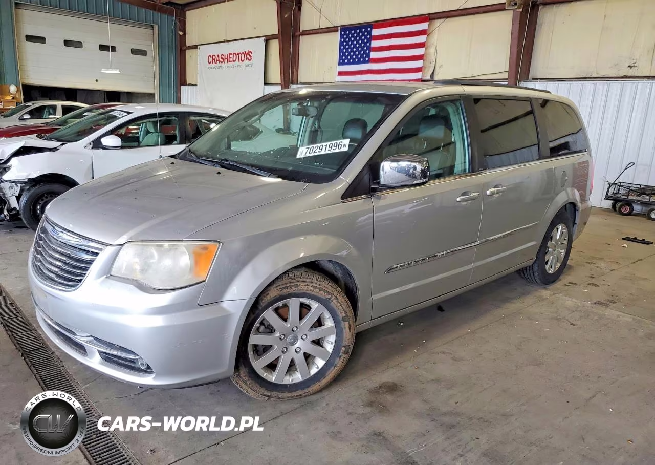 2012 Chrysler Town & Country Touring L
