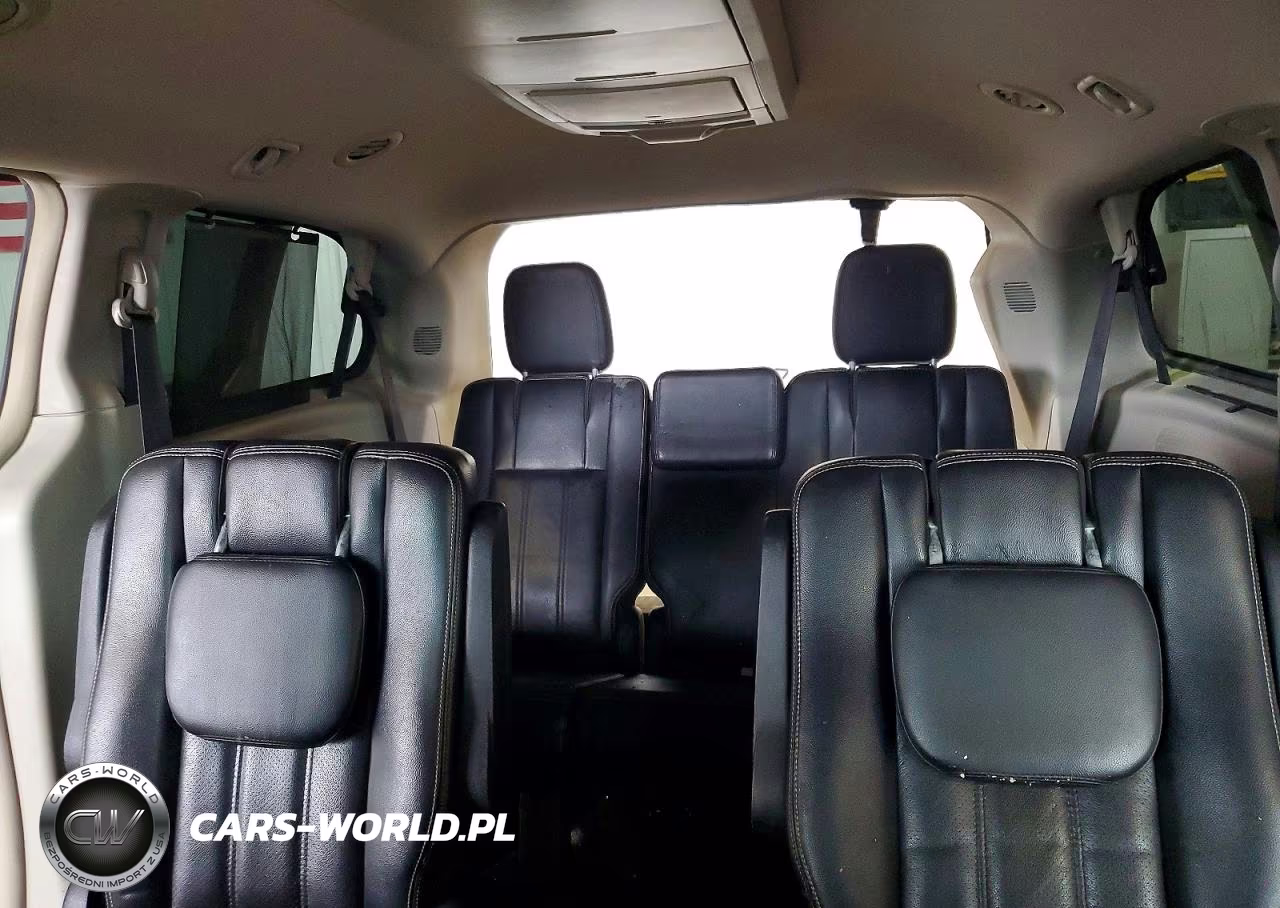 2012 Chrysler Town & Country Touring L VIN:2C4RC1CG9CR125568 - 10