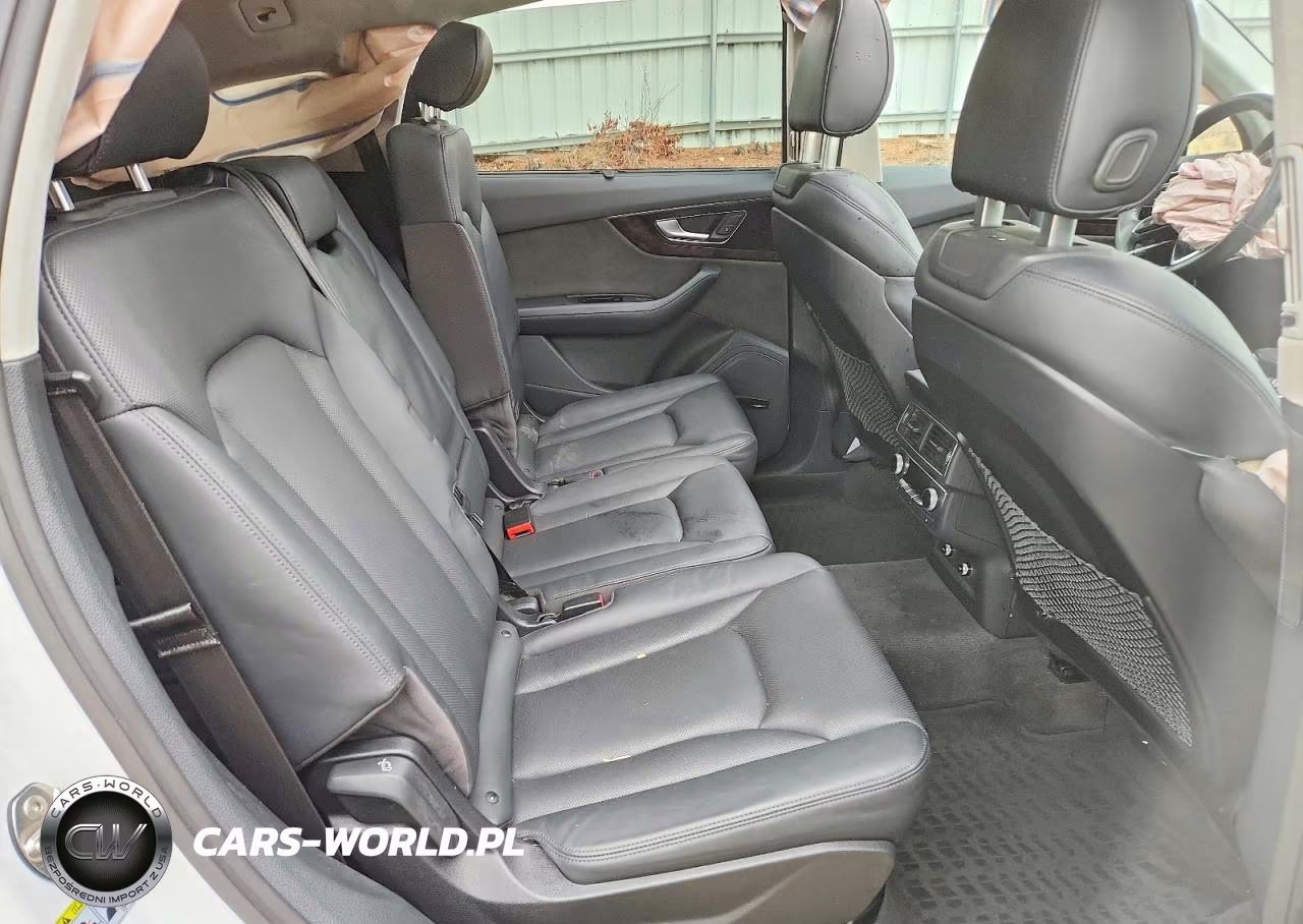 2018 Audi Q7 Prestige VIN:WA1VAAF75JD037952 - 10