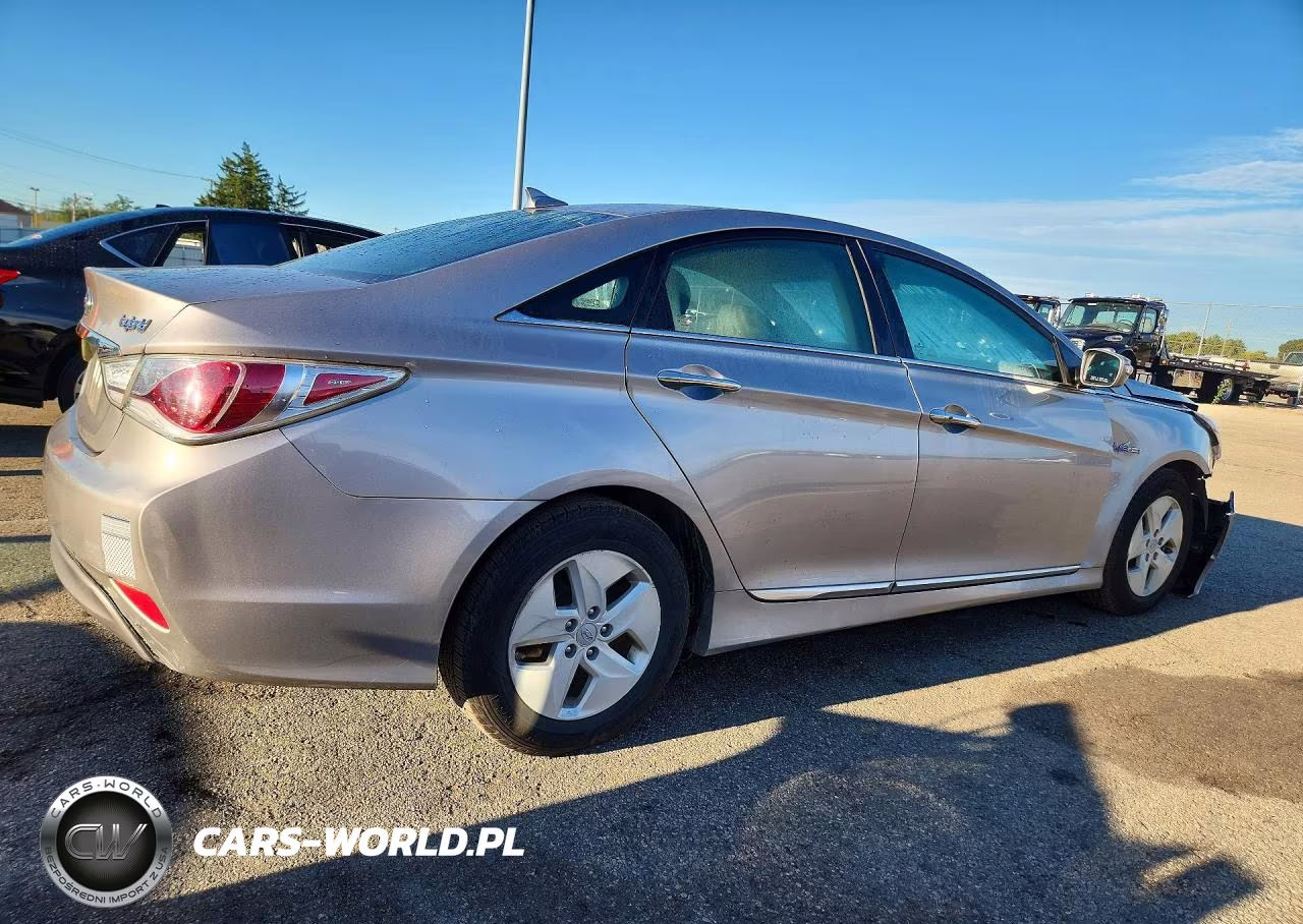2012 Hyundai Sonata Hybrid VIN:KMHEC4A42CA046669 - 3