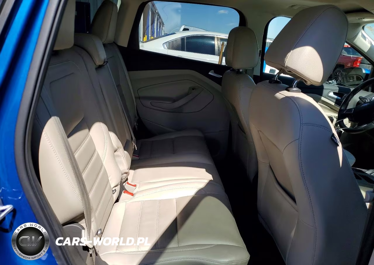 2017 Ford Escape Titanium VIN:1FMCU9J95HUB43612 - 10