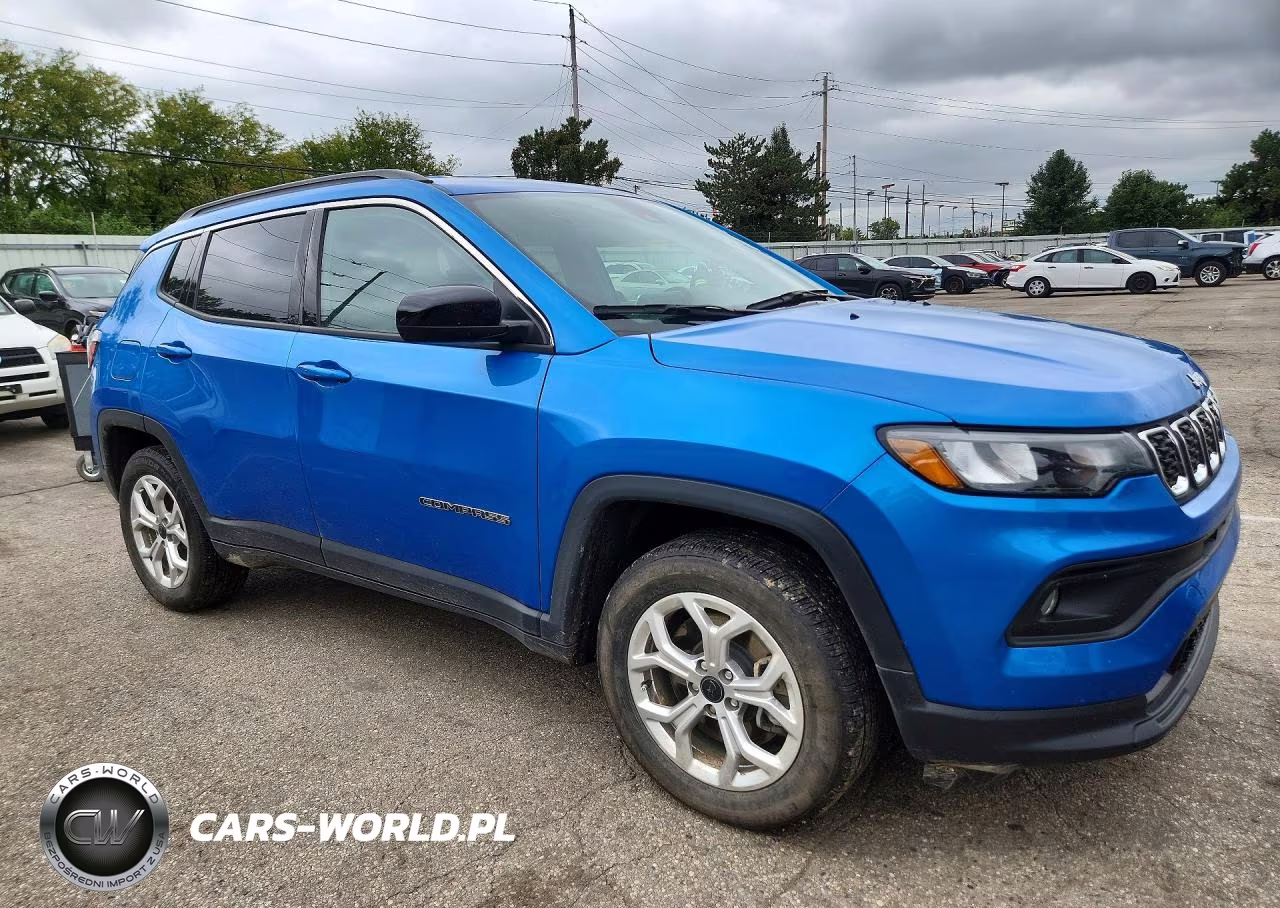 2025 Jeep Compass Latitude VIN:3C4NJDBNXST534941 - 4