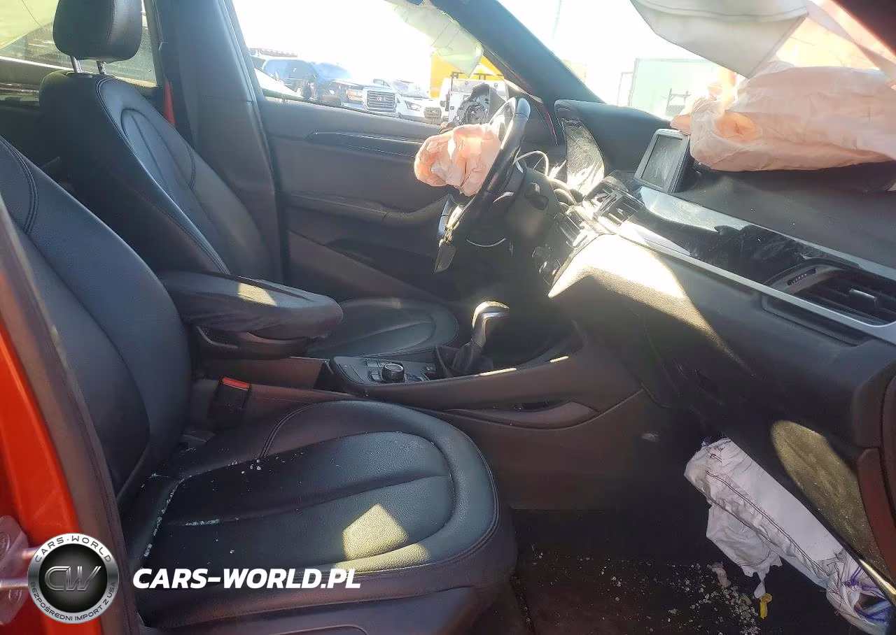 2018 BMW X1 xDrive28I VIN:WBXHT3C32J5K28977 - 7