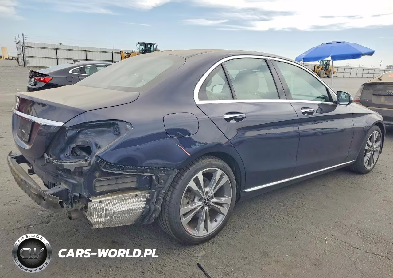 2018 Mercedes-Benz C 300 VIN:55SWF4JB1JU265415 - 3