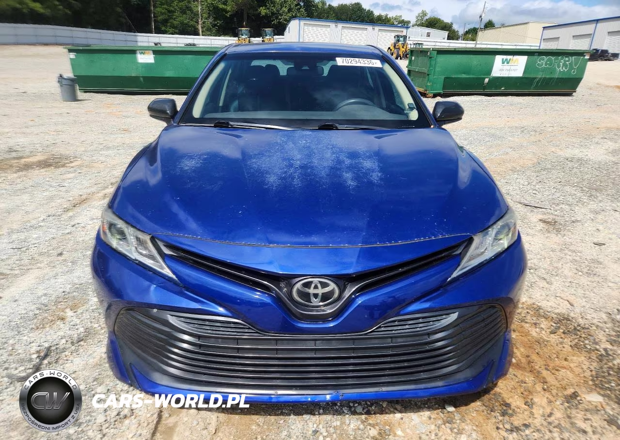 2018 Toyota Camry Le VIN:JTNB11HK5J3015574 - 5