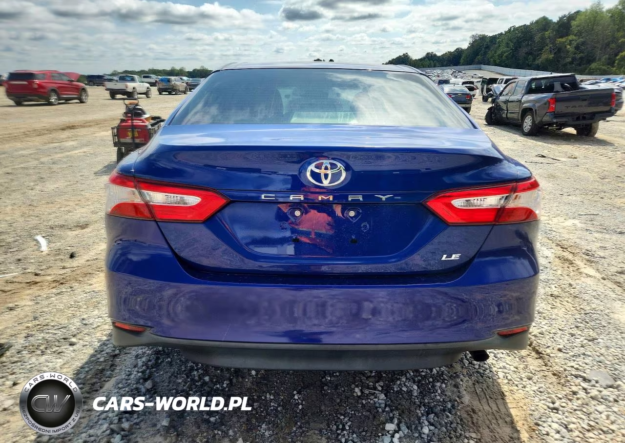 2018 Toyota Camry Le VIN:JTNB11HK5J3015574 - 6