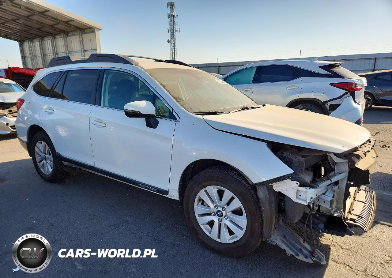 2018 Subaru Outback 2.5I Premium VIN:4S4BSAFC4J3384385 - 4