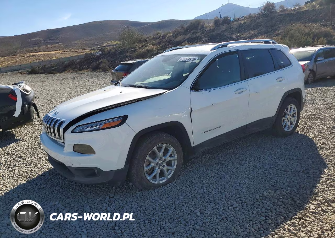 2018 Jeep Cherokee Latitude VIN:1C4PJLCB9JD615313 - 1