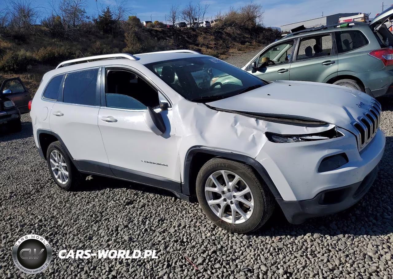 2018 Jeep Cherokee Latitude VIN:1C4PJLCB9JD615313 - 4