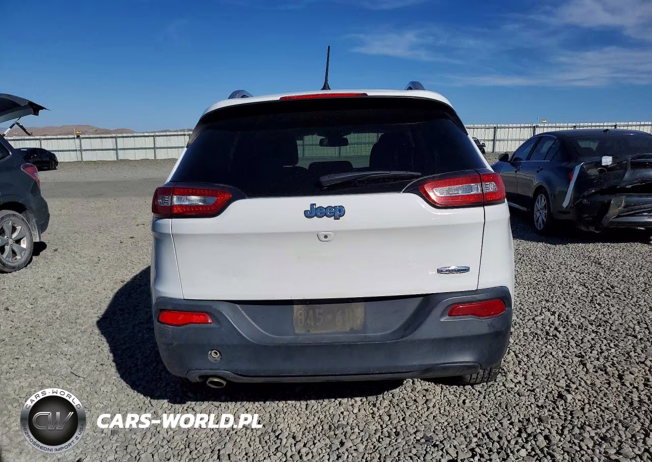 2018 Jeep Cherokee Latitude VIN:1C4PJLCB9JD615313 - 6