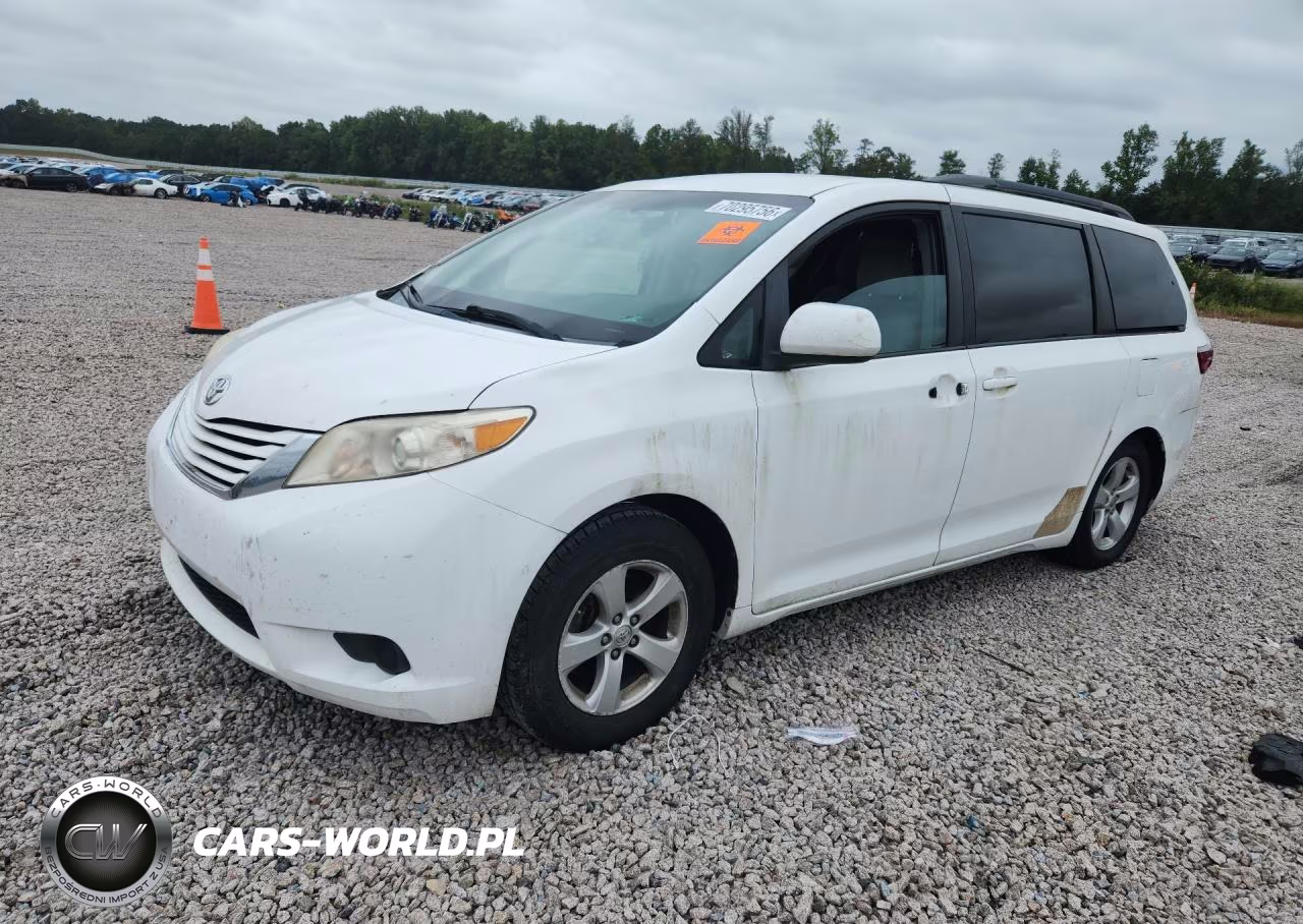2015 Toyota Sienna Le VIN:5TDKK3DC9FS642845 - 1
