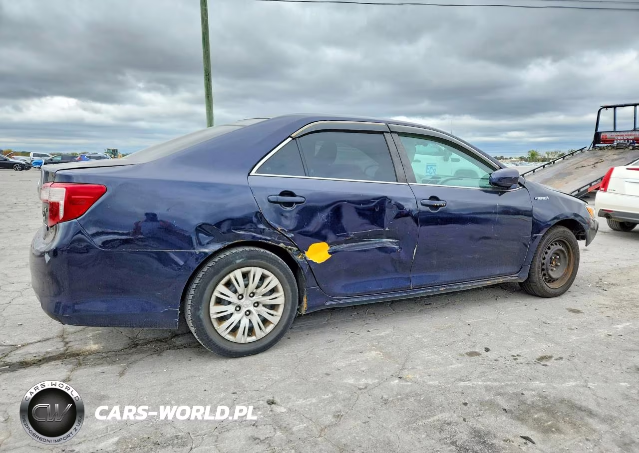 2014 Toyota Camry Hybrid Le VIN:4T1BD1FK9EU124744 - 3