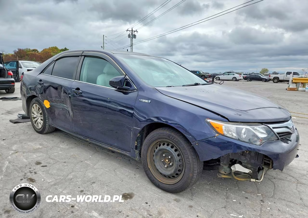 2014 Toyota Camry Hybrid Le VIN:4T1BD1FK9EU124744 - 4