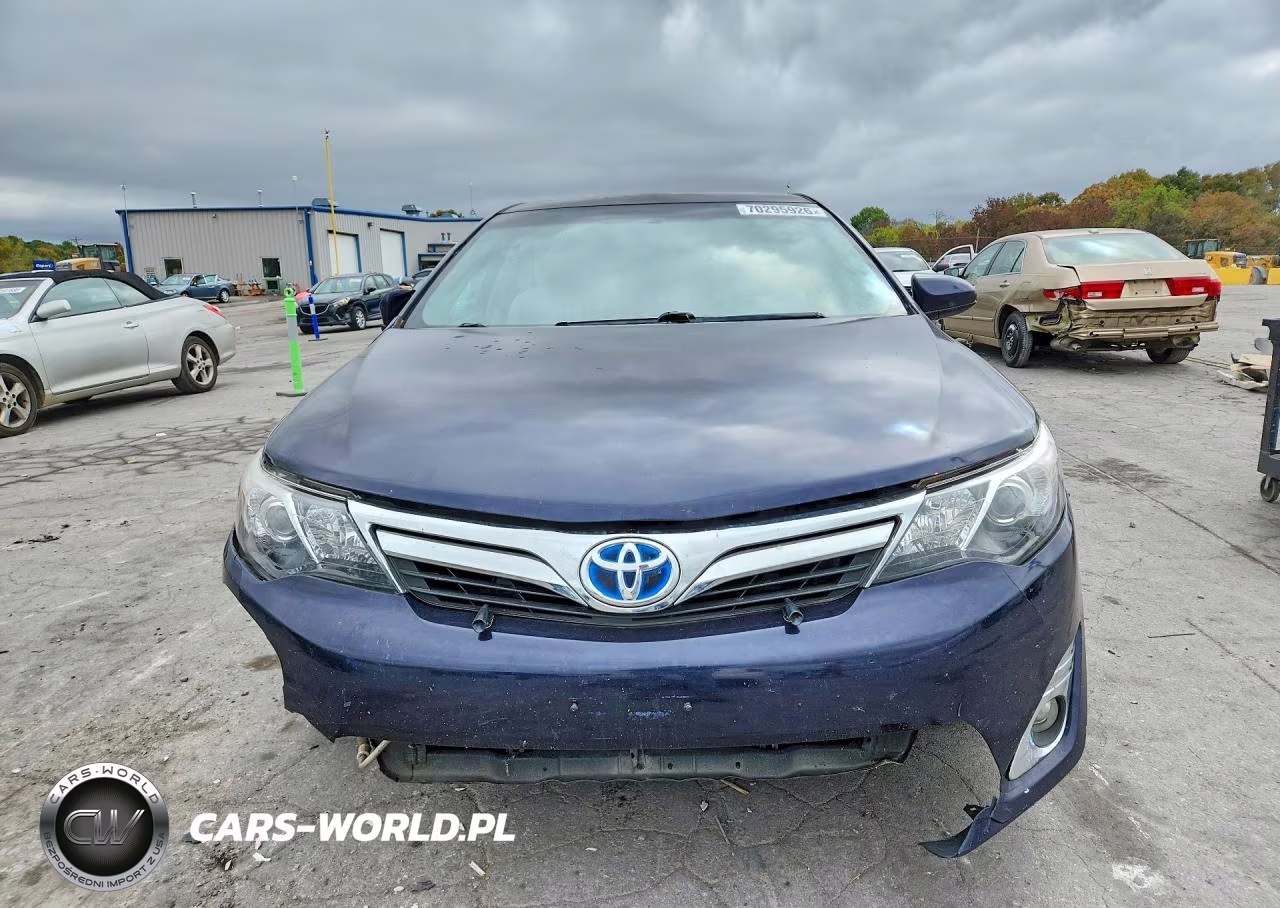 2014 Toyota Camry Hybrid Le VIN:4T1BD1FK9EU124744 - 5