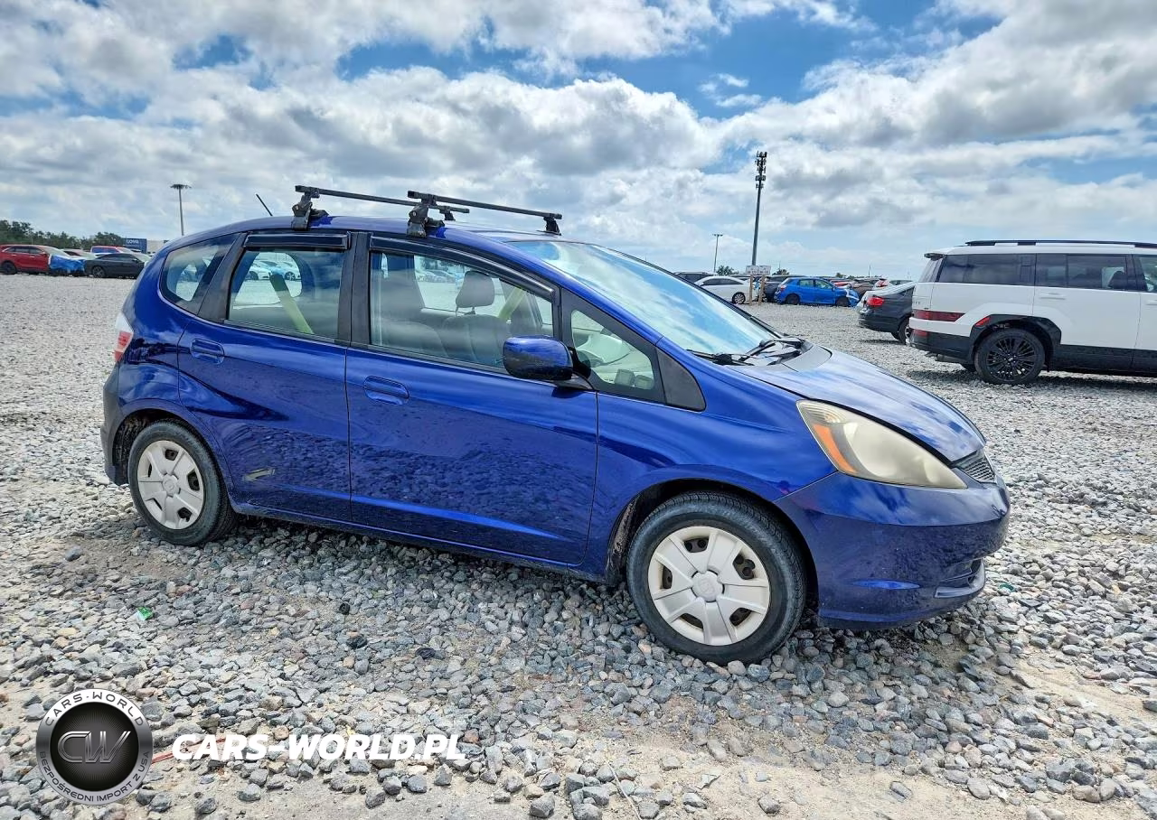 2012 Honda Fit VIN:JHMGE8H3XCC026653 - 4
