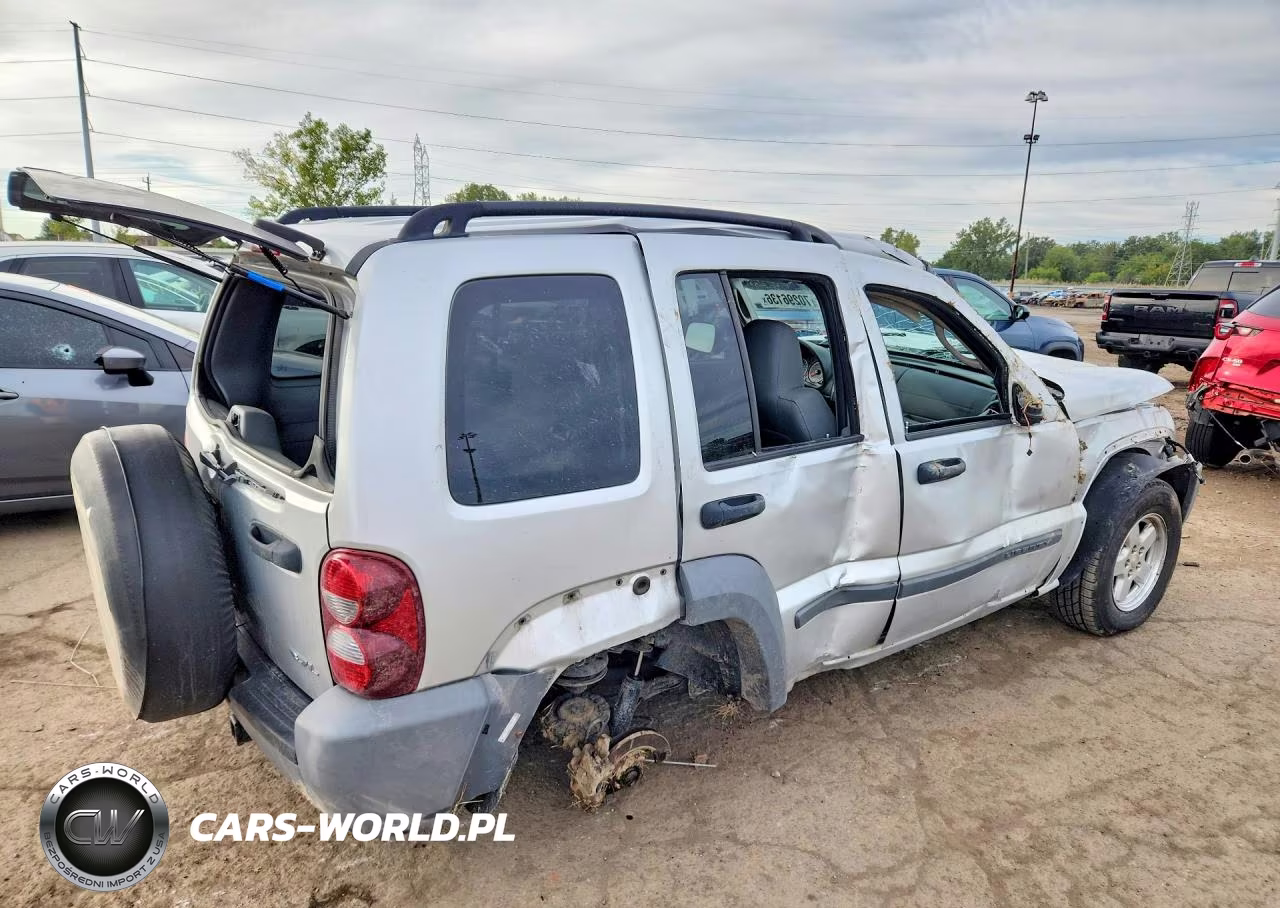 2005 Jeep Liberty Sport VIN:1J4GL48K35W613800 - 3