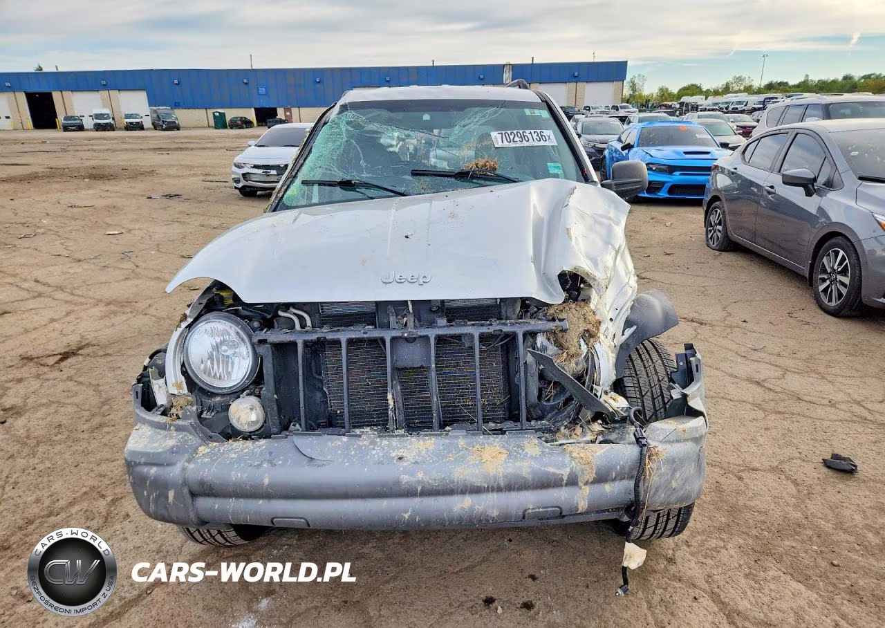 2005 Jeep Liberty Sport VIN:1J4GL48K35W613800 - 5