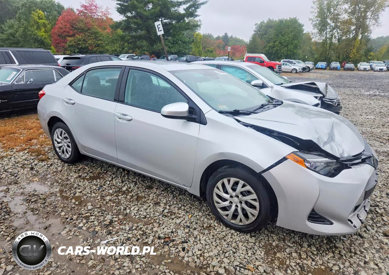 2017 Toyota Corolla Le VIN:2T1BURHE4HC792009 - 4