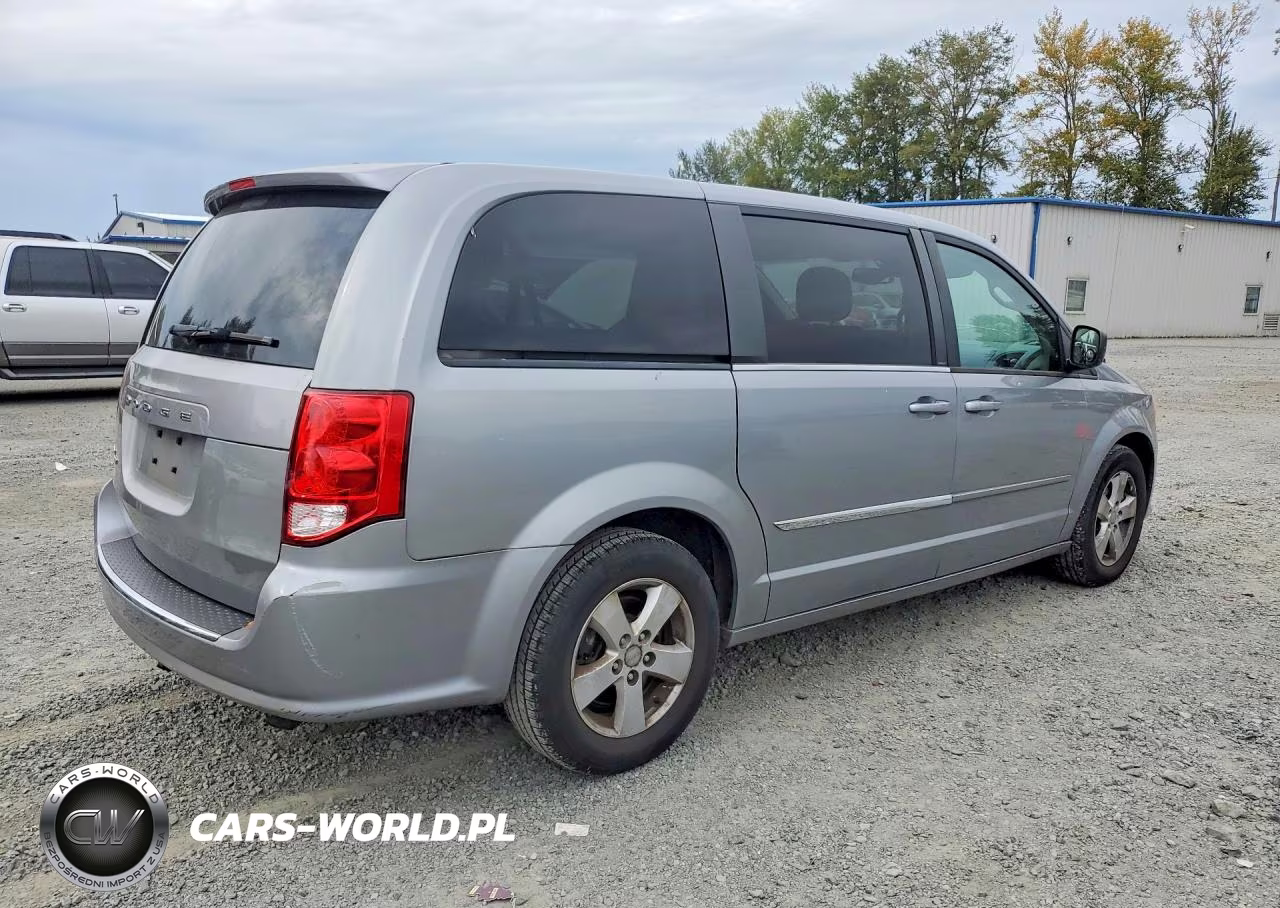 2013 Dodge Caravan VIN:2C4RDGBG2DR633075 - 3