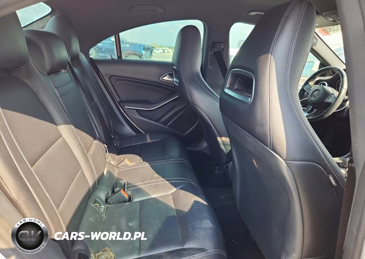 2018 Mercedes-Benz Cla 250 VIN:WDDSJ4EB1JN637772 - 10