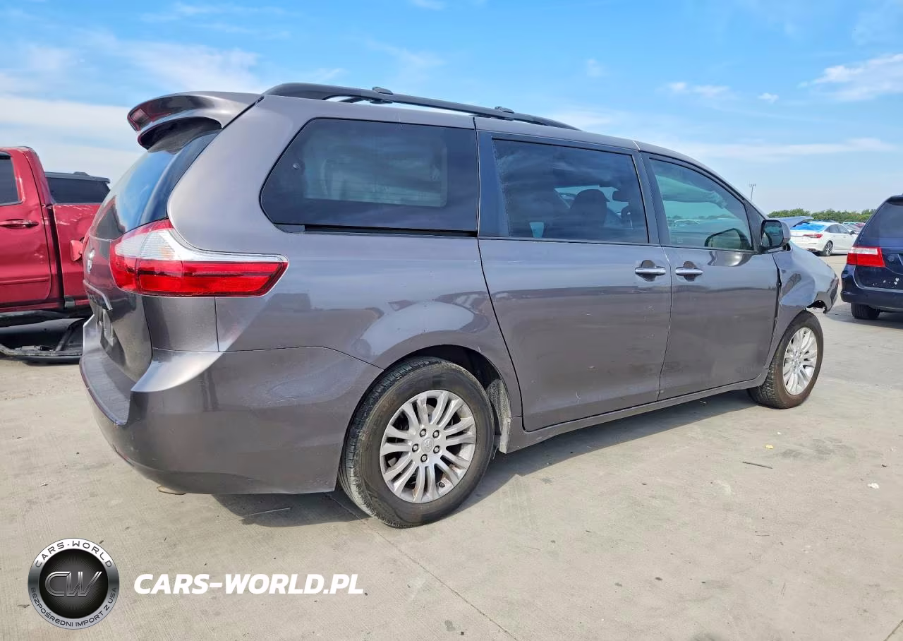 2017 Toyota Sienna Xle 8-Passenger VIN:5TDYZ3DC9HS778675 - 3