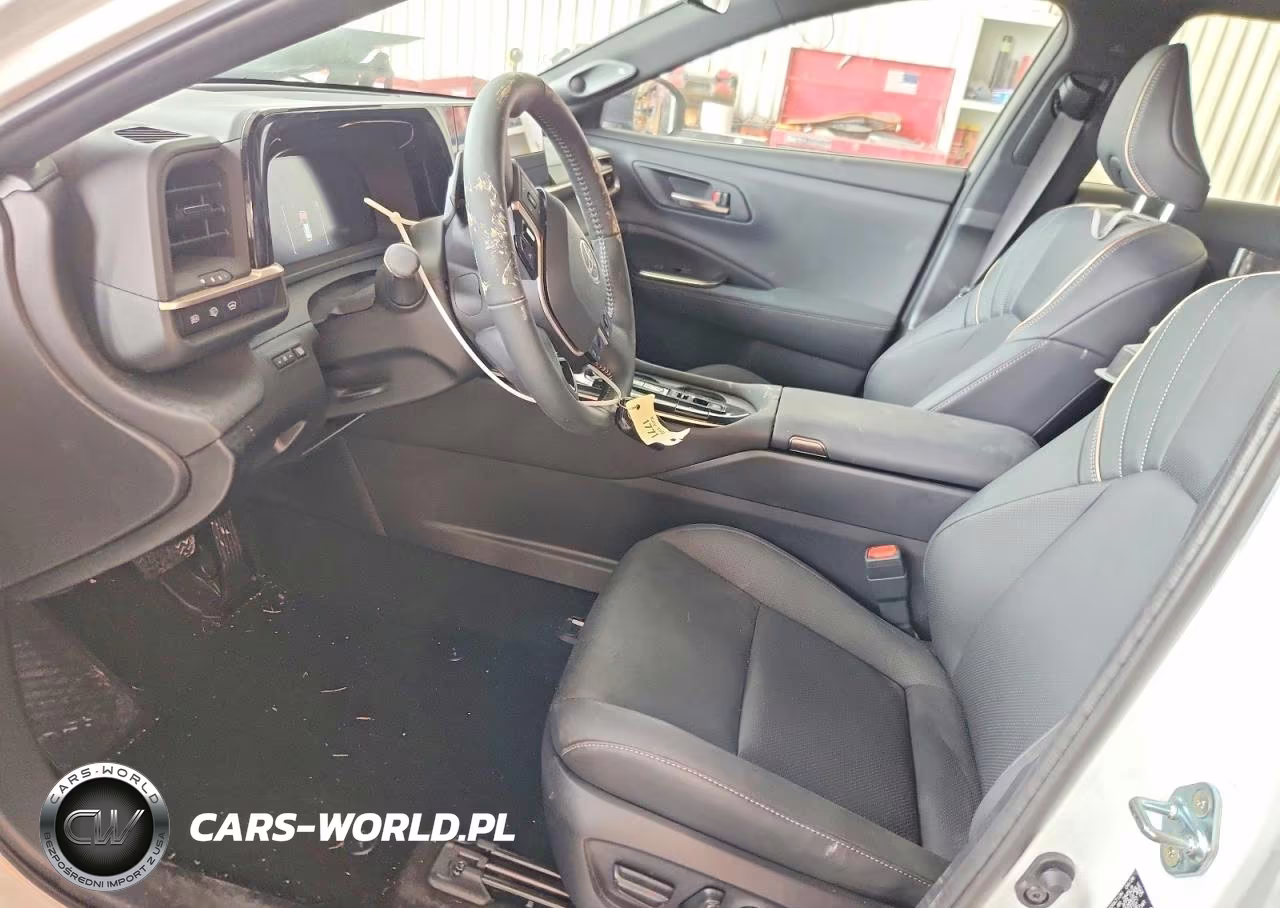 2026 Toyota Crown Signia Limited VIN:JTDACAAJ4T3045339 - 7