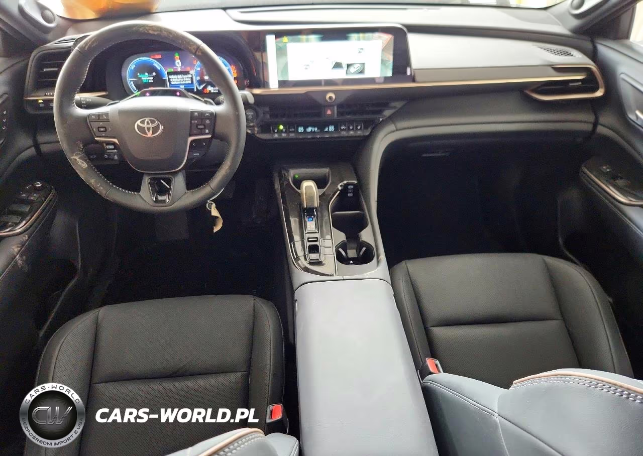 2026 Toyota Crown Signia Limited VIN:JTDACAAJ4T3045339 - 8