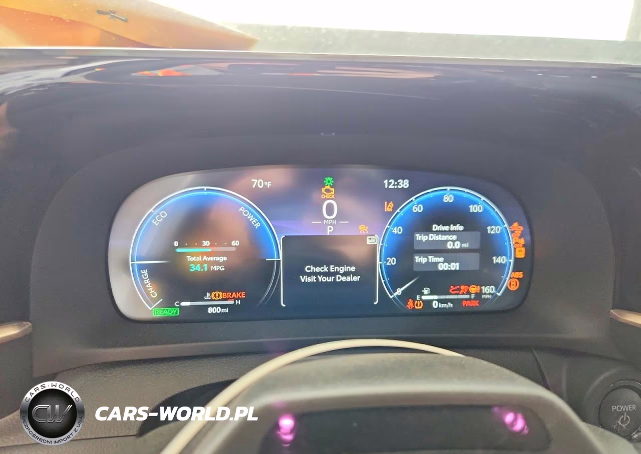 2026 Toyota Crown Signia Limited VIN:JTDACAAJ4T3045339 - 9