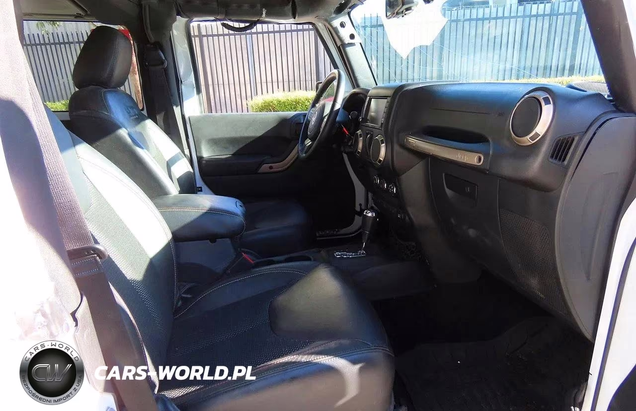 2016 Jeep Wrangler Sahara VIN:1C4AJWBG4GL259419 - 5