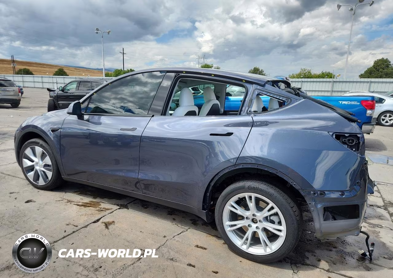 2023 Tesla Model Y VIN:7SAYGDEE8PA150136 - 2