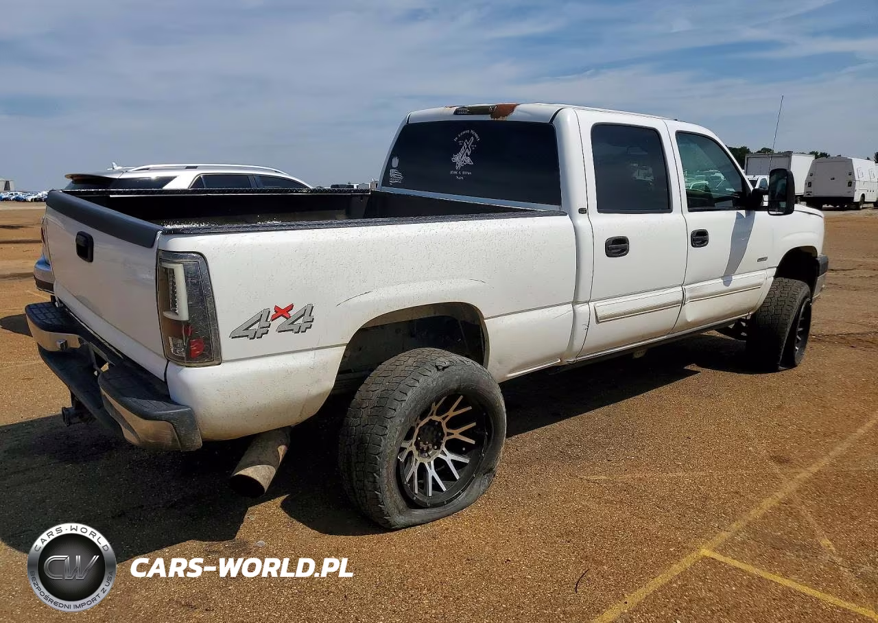 2003 Chevrolet Silverado K2500 Heavy Duty VIN:1GCHK23173F175246 - 3