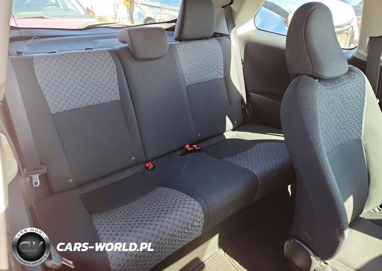 2015 Toyota Yaris 3-Door Le VIN:VNKJTUD33FA028375 - 10