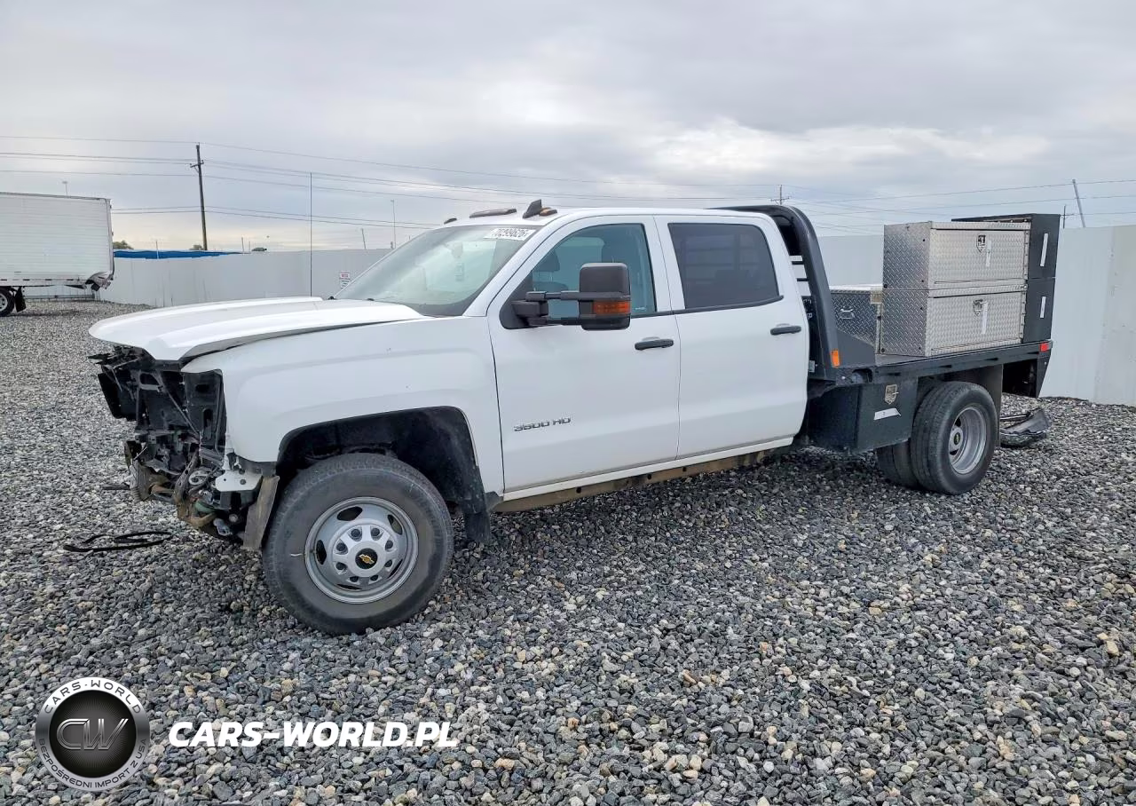 2018 Chevrolet Silverado K3500 VIN:1GC4KYCG8JF258090 - 1