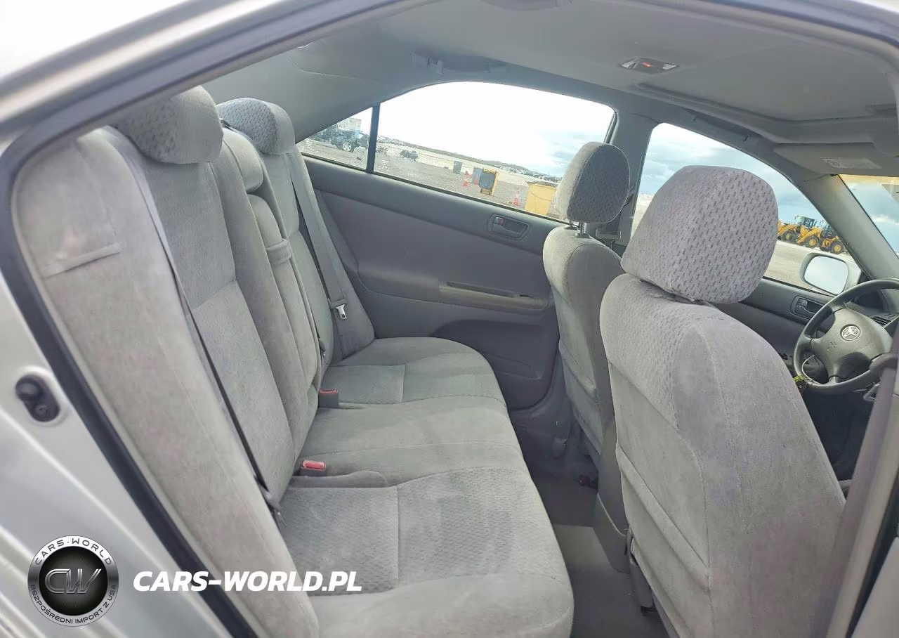2003 Toyota Camry Le VIN:4T1BE32K63U675175 - 10
