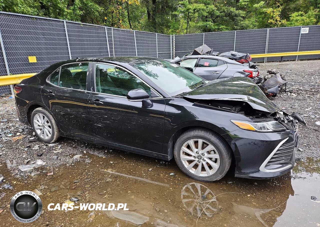 2021 Toyota Camry Le VIN:4T1C11BKXMU021804 - 4