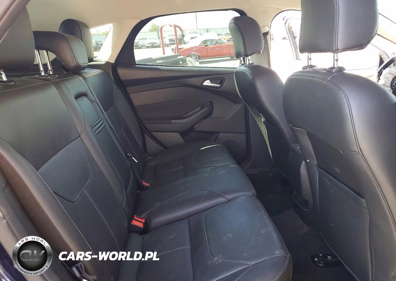 2016 Ford Focus Se VIN:1FADP3K26GL391618 - 10