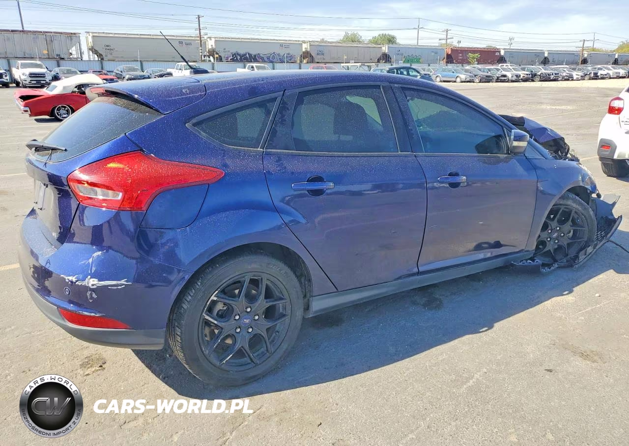 2016 Ford Focus Se VIN:1FADP3K26GL391618 - 3