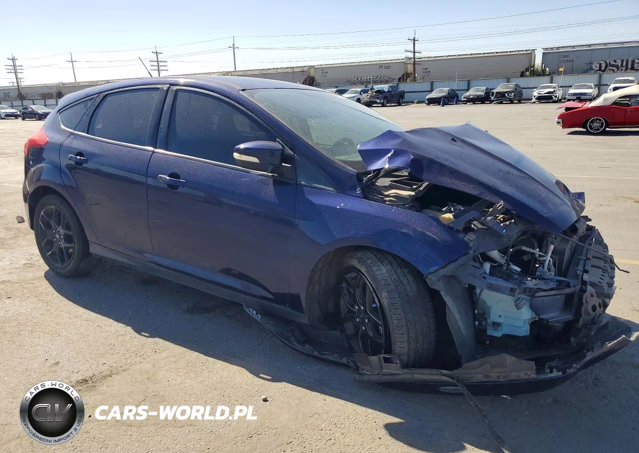 2016 Ford Focus Se VIN:1FADP3K26GL391618 - 4