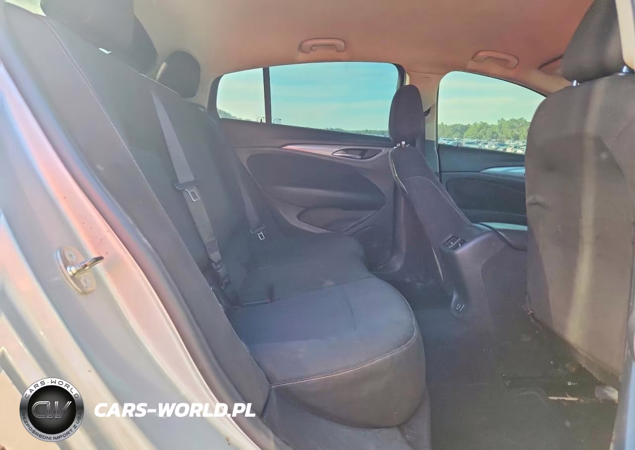 2018 Buick Regal Preferred VIN:W04GL6SX5J1132972 - 10